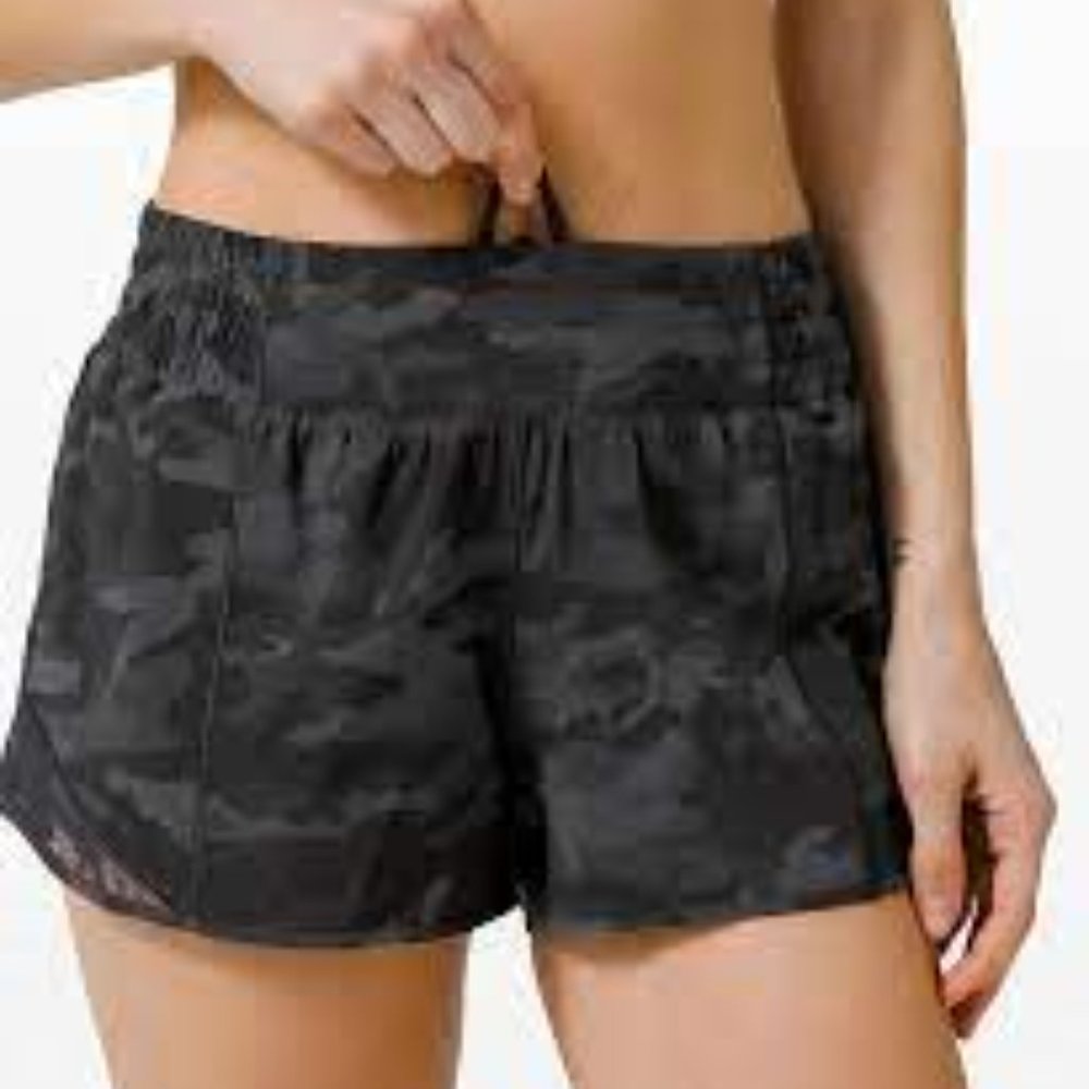 Lululemon Hotty Hot Low-Rise Lined Shorts in Black Camo